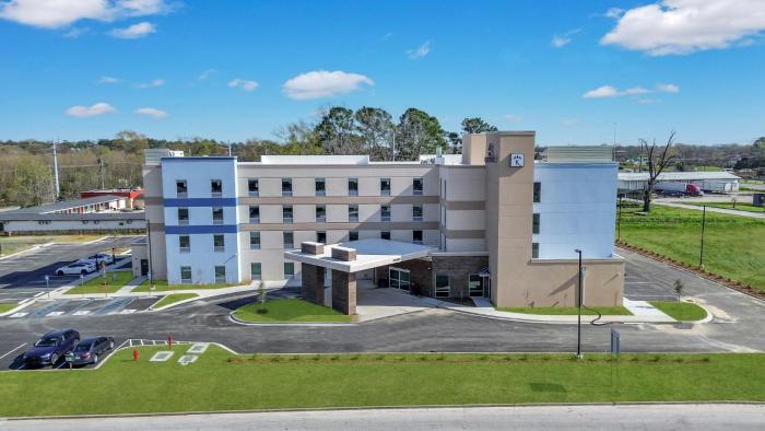 The Kingston Hotel,,2.5 star