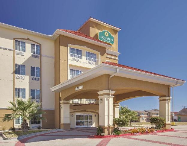 La Quinta Inn & Suites By Wyndham Corsicana,Conroe>>Angus,2.5 star