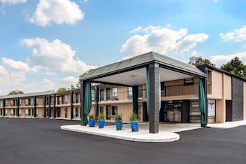 Super 8 By Wyndham Daleville/Fort Novosel,,2 star