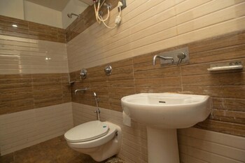 Hotel Panchadeep Bhawan Falakata,,2.5 star