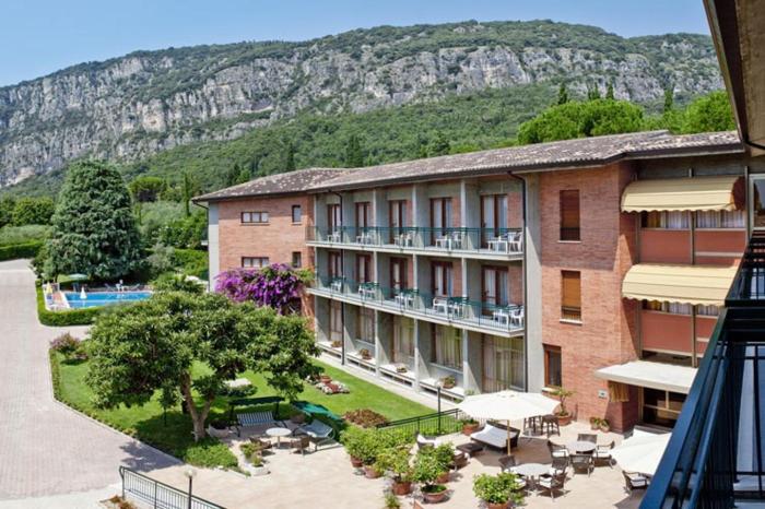 hotel gabbiano garda lake collection