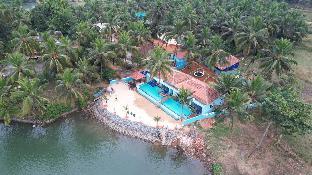 Blue Lagoon Homestay,,2 star
