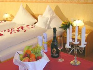 Land-Gut-Hotel Räuber Lippoldskrug,Delligsen>>Alfeld,3 star