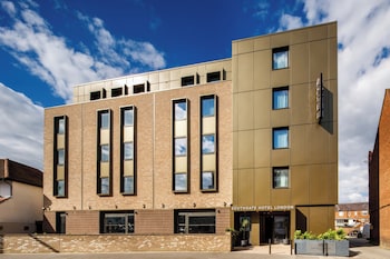 Southgate Hotel London,,4 star