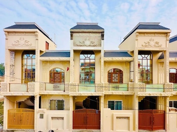 Urbanaid Uniworld,,3 star