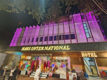 Hari International,,3 star