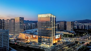even qingdao laoshan an ihg hotel