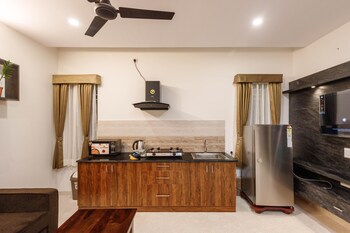The Signature Serviced Apartment,,2 star