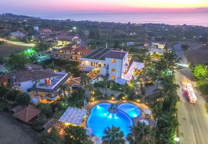 la bussola hotel restaurant