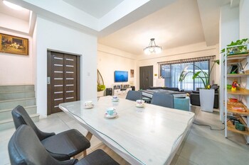 Yutai Villa,No. 115, Sec. 2, Xibin Rd.,2 star