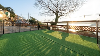 geoje sunbeachoceanview dog pension