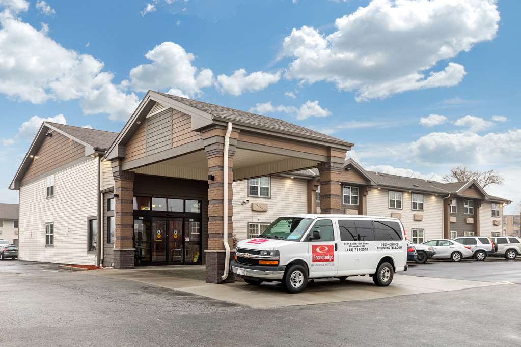 econo lodge milwaukee airport