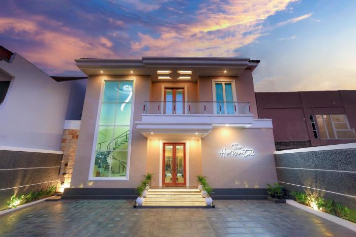 The Horizontal Hotel Pacitan,,3 star