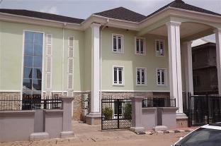 cilcrest hotel and lounge