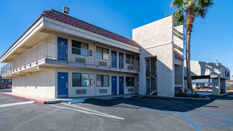 Motel 6 Thousand Palms, Ca - Rancho Mirage,Near The Airport,2 star