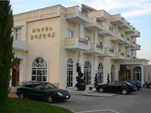 Kouros Hotel