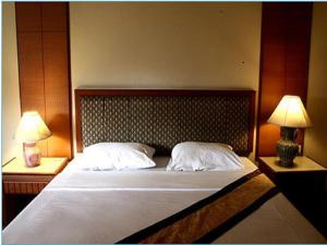 King Royal Garden Inn,245 South Sathorn Road, Yannawa, Sathorn,3 star