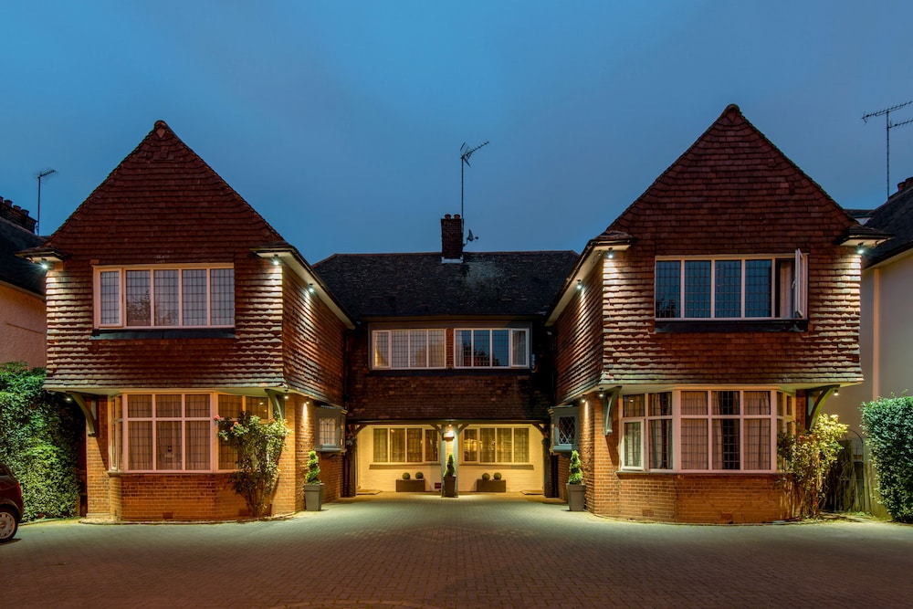 Martel Guest House,Belsize Park>>Barnet,3 star