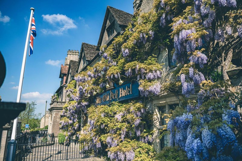 The Old Bell Hotel,Calne>>Bristol,4 star