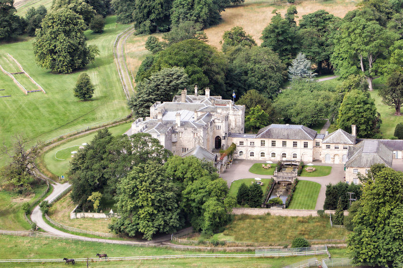 Hazlewood Castle & Spa,Leeds>>Halifax,4 star