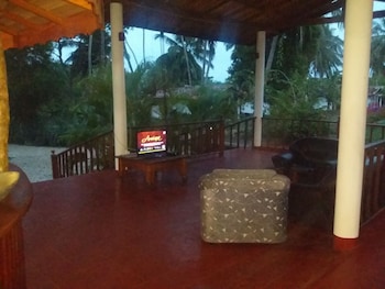 Helios Beach Resort,Kahandamodara>>Hambantota,3 star