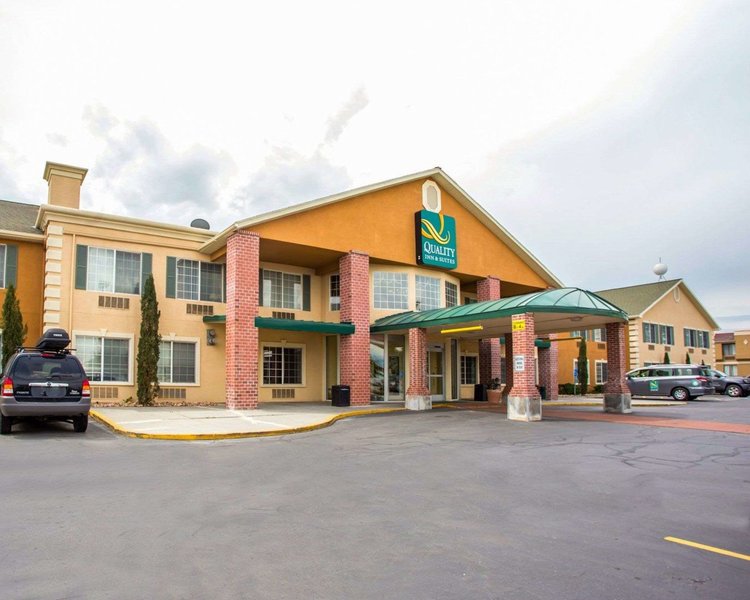 quality inn and suites airport west