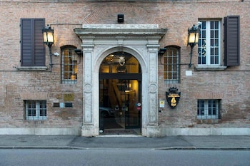 Hotel Duchessa Isabella& Spa,Near Giovanni Boldini Museum,5 star