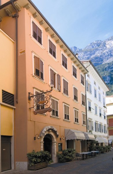 Hotel Antico Borgo,Lake Garda>>Garda,4 star