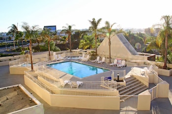 La Crystal Hotel - Los Angeles Area,,3 star
