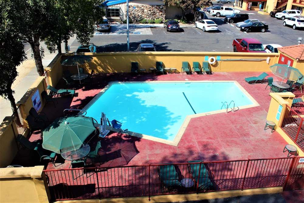 Roy Inn Suites A Sacramento Midtown,Sacramento>>Arden-Arcade,2.5 star