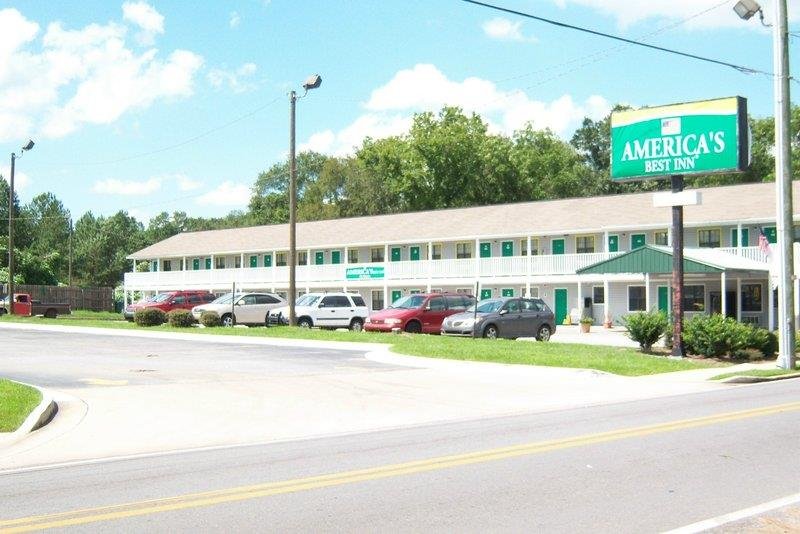 Loyalty Inn Hawkinsville,Near Pulaski County Courthouse,2.5 star