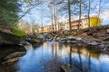 Holiday Inn Club Vacations Oak N Spruce Resort Berkshires,Near Berkshire Theatre Festival,4 star
