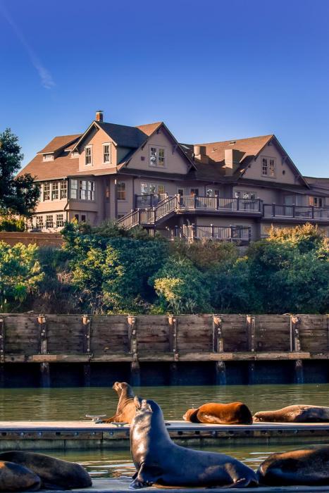 Noyo Harbor Inn Restaurant And Tavern