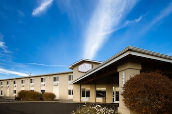 Ten Pin Inn & Suites,,2.5 star