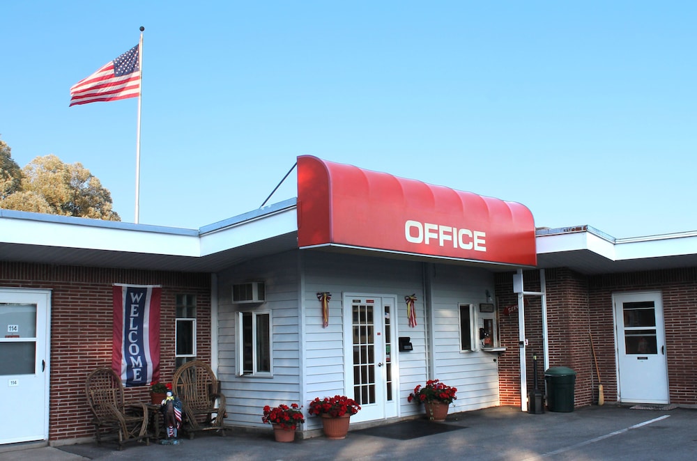 budget host crestview inn