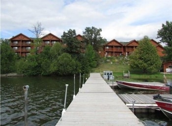Oveson Pelican Lake Resort And Inn,Orr>>Cook,3 star