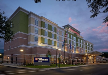 Hilton Garden Inn Corning Downtown,Elmira>>Corning,3 star