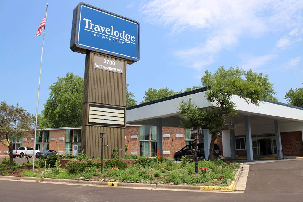 Travelodge By Wyndham Water's Edge Hotel - Racin,Wisconsin>>Racine,2 star
