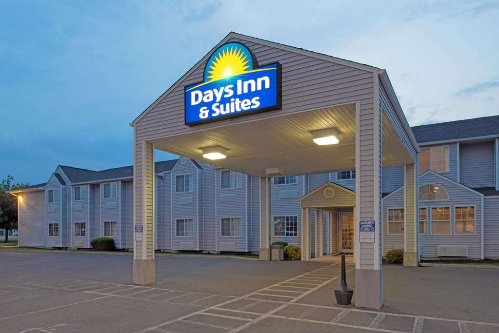 Days Inn & Suites By Wyndham Spokane Airport Airway Heights,Spokane>>Airway Heights,2 star
