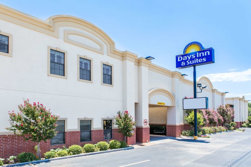 Days Inn & Suites By Wyndham Big Spring,Ziler>>Big Spring,2 star