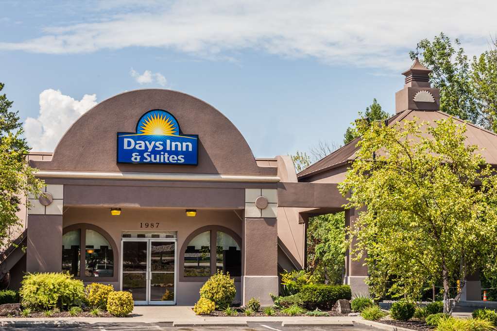 days inn and suites by wyndham lexington