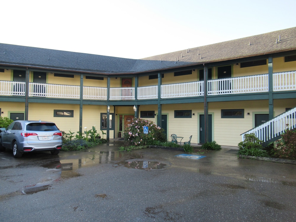 Gualala Country Inn,Mendocino>>Gualala,3 star