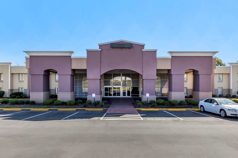 Quality Inn & Suites - Greensboro-High Point