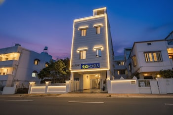 Fabhotel Galaxy Airport Inn,,3 star