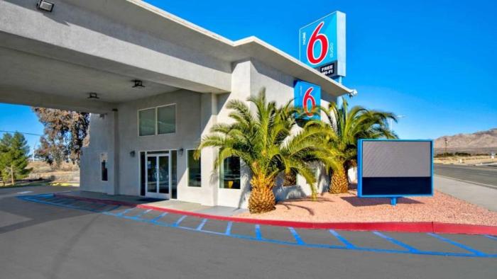 motel 6 victorville desert express