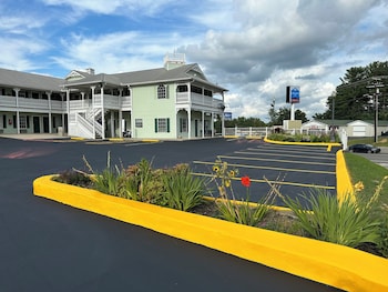 legacy inn cookeville