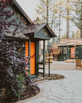 Noon Lodge At Mallard Bay,Fawnskin>>Big Bear Lake,3 star