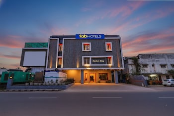 Fabhotel Perfect Stays - Near Chrompet Railway Station,,3 star