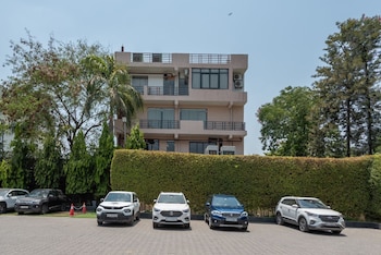 The Sandalwood By Manvenco Hospitality,Kapashera, Delhi,2 star