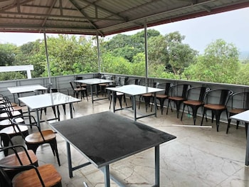 Hill View Paradise,,3 star